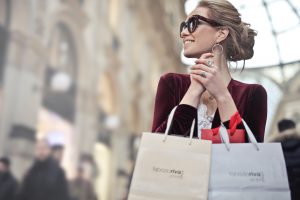 Black Friday: a woman holding shopping bags
